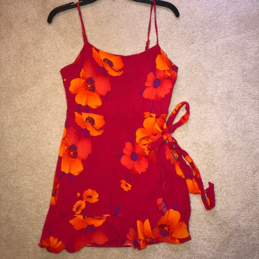 Red impeccable pig dress with flowers, short